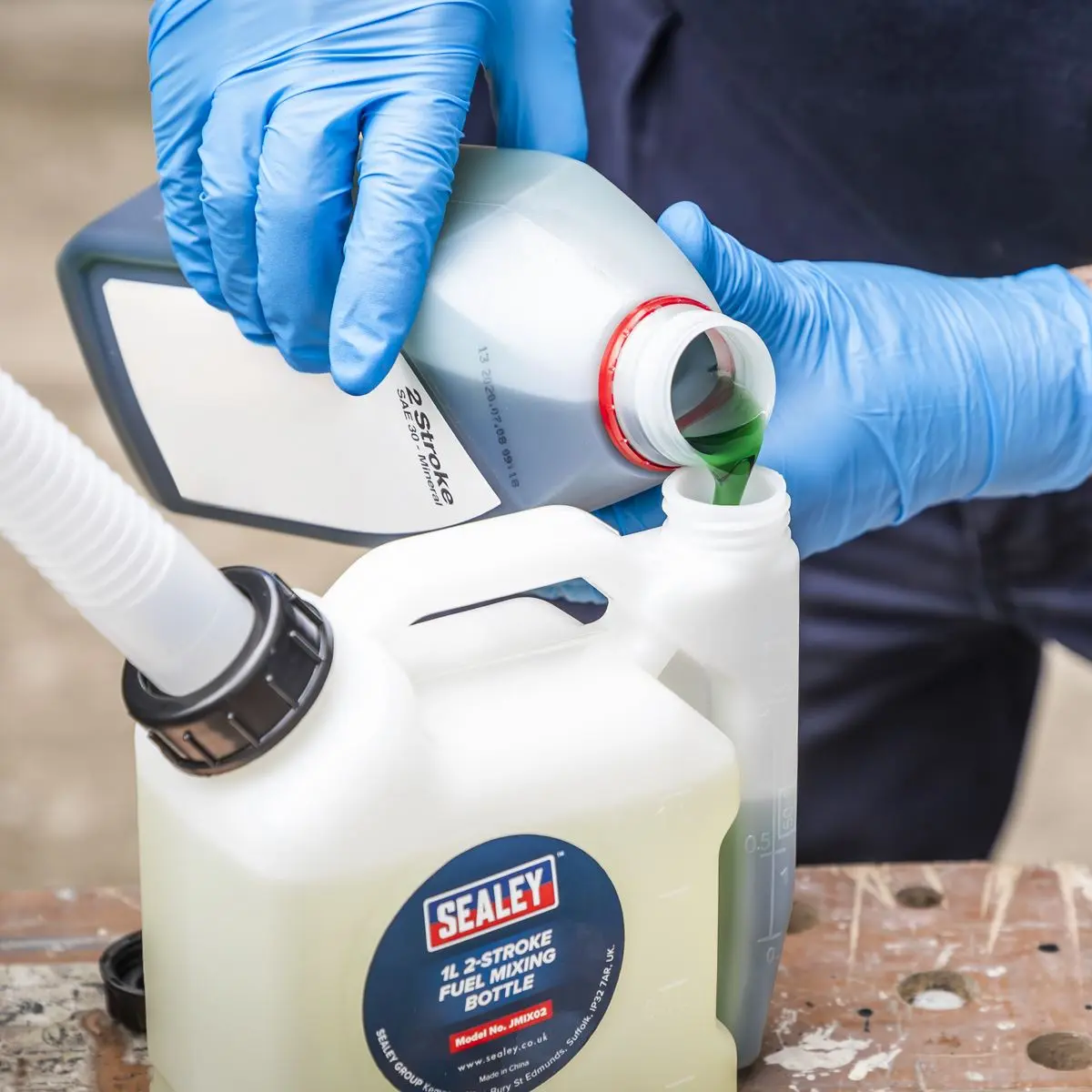Sealey 2-Stroke Fuel Mixing Bottle 1L - Image 4