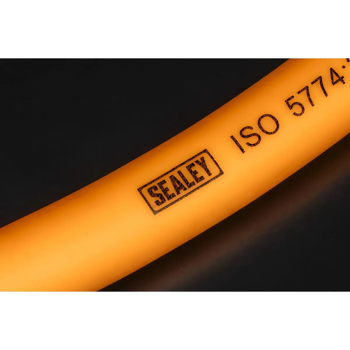 Sealey 20m x Ø8mm High Visibility Hybrid Air Hose 1/4" BSP Unions - Image 6