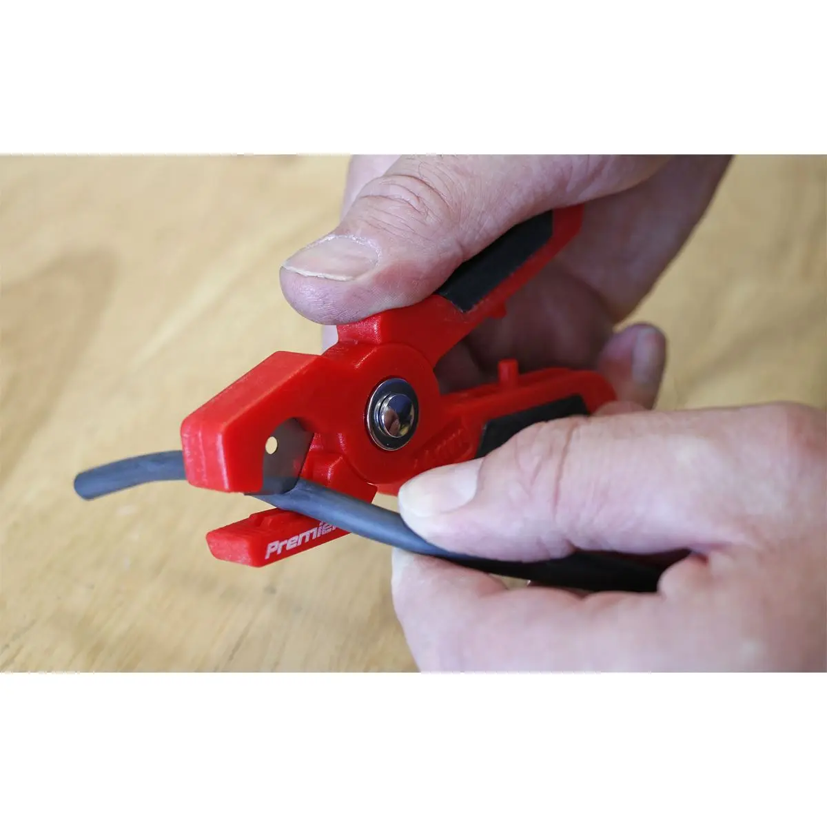 Sealey 3-14mm Diameter Hose Cutter Cutting Pliers Tool 115mm Length - Image 2