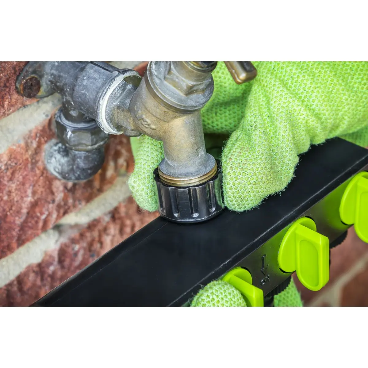 Sealey 4-Way Garden Water Distributor - Image 2