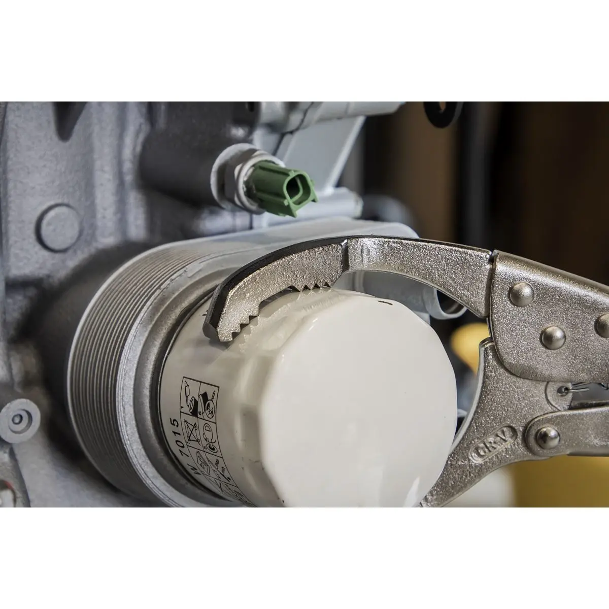 Sealey Ø45-130mm Oil Filter Locking Pliers - Angled - Image 2