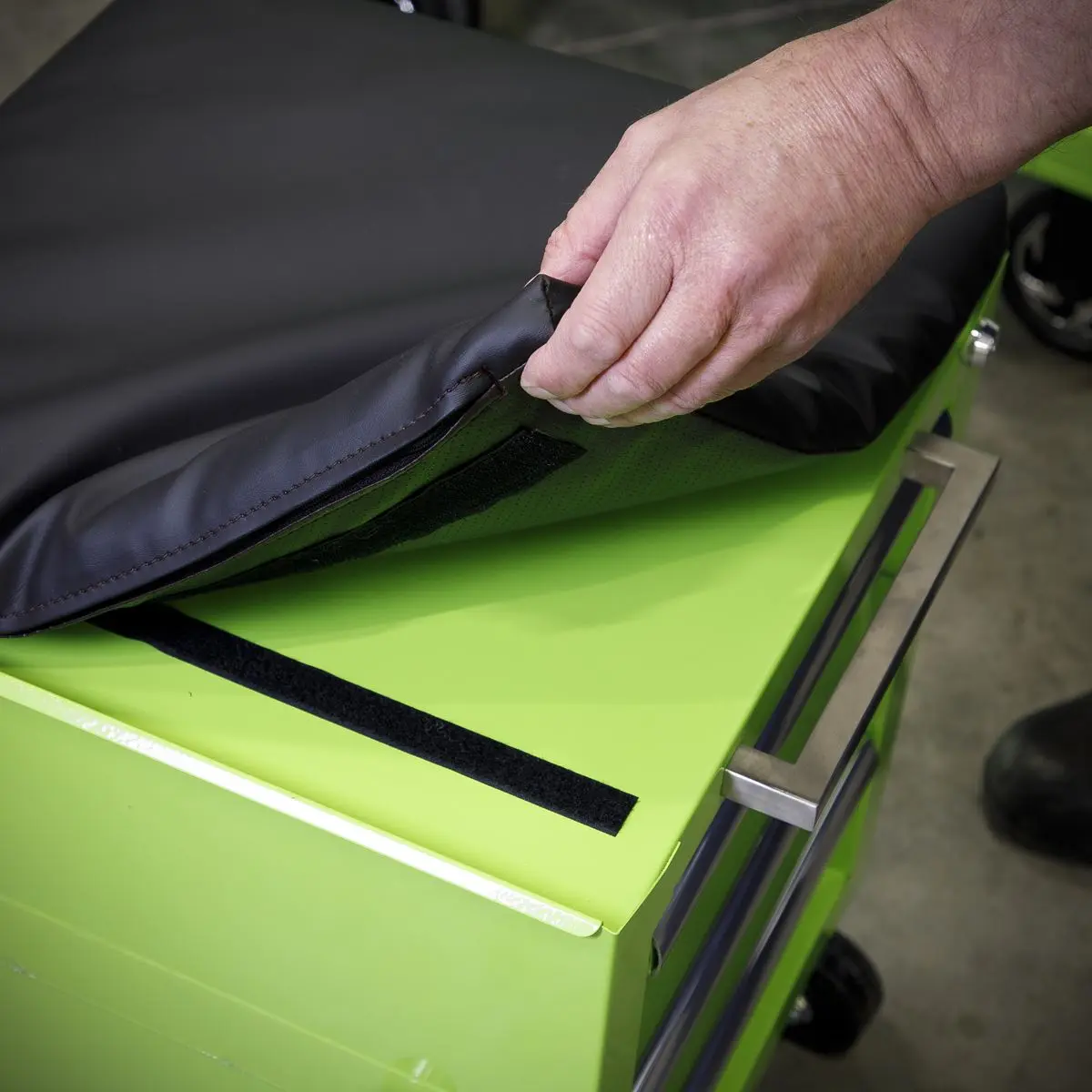 Sealey 4pc Rollcab & Utility Seat Kit with Creeper - Image 11