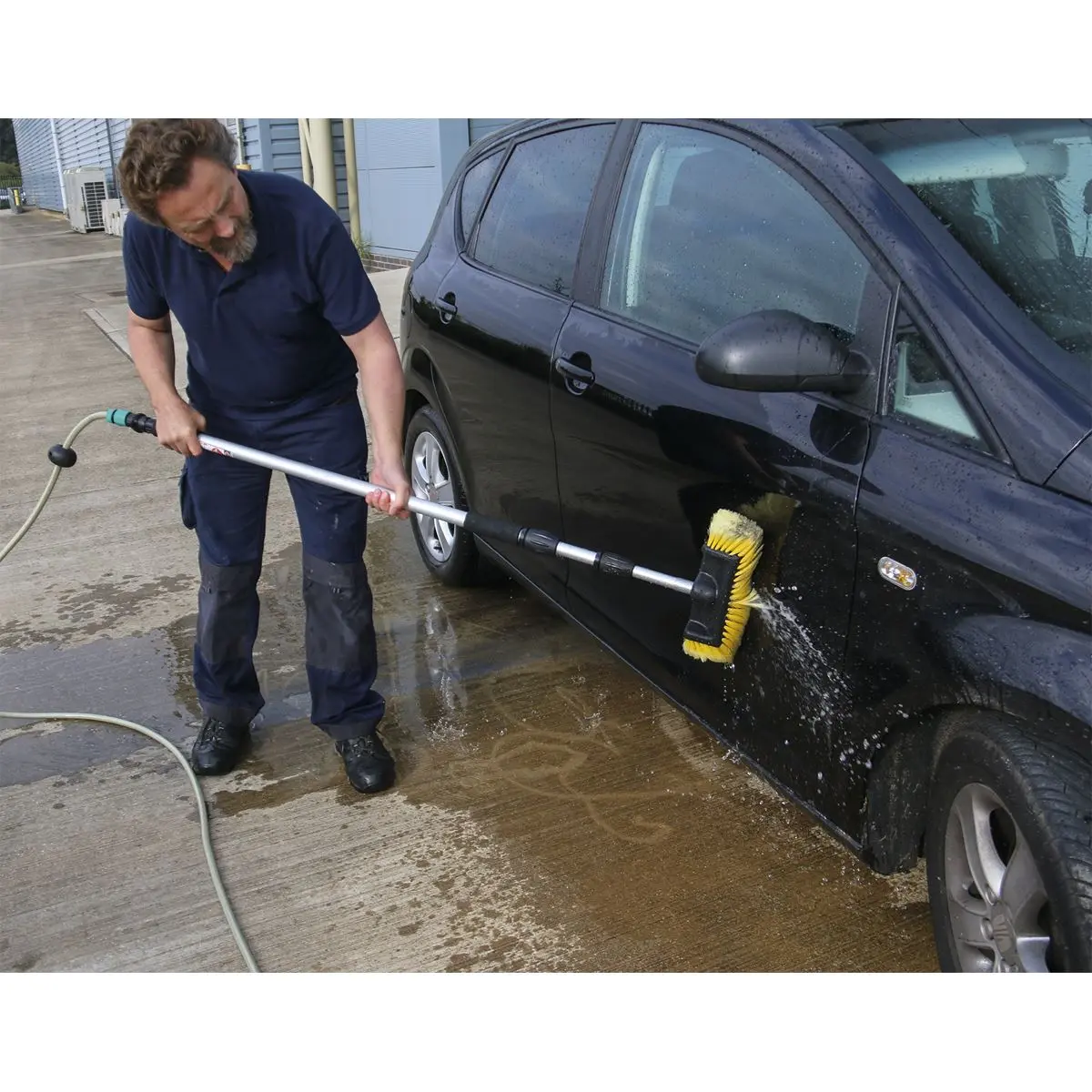 Sealey 5-Sided Flo-Thru Brush with 3m Telescopic Handle - Image 4