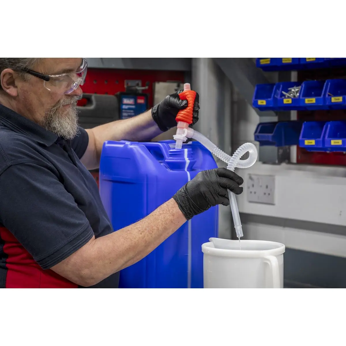 Sealey 5L to 25L Container Syphon Hand Pump - Image 4