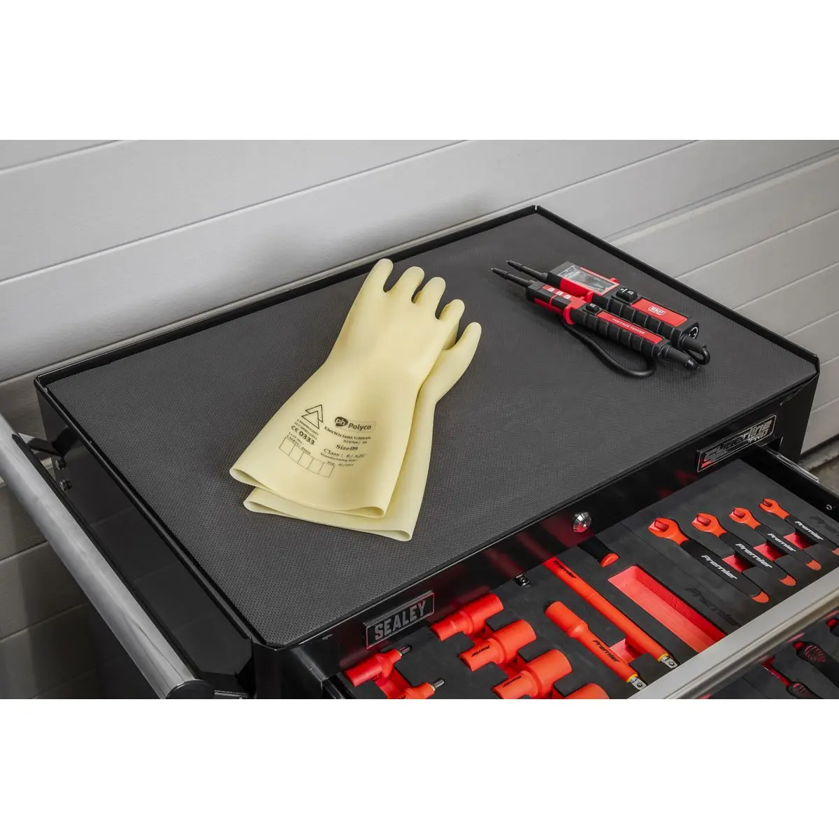 Sealey 63pc Insulated Tool Kit with 7 Drawer Rollcab - Image 17