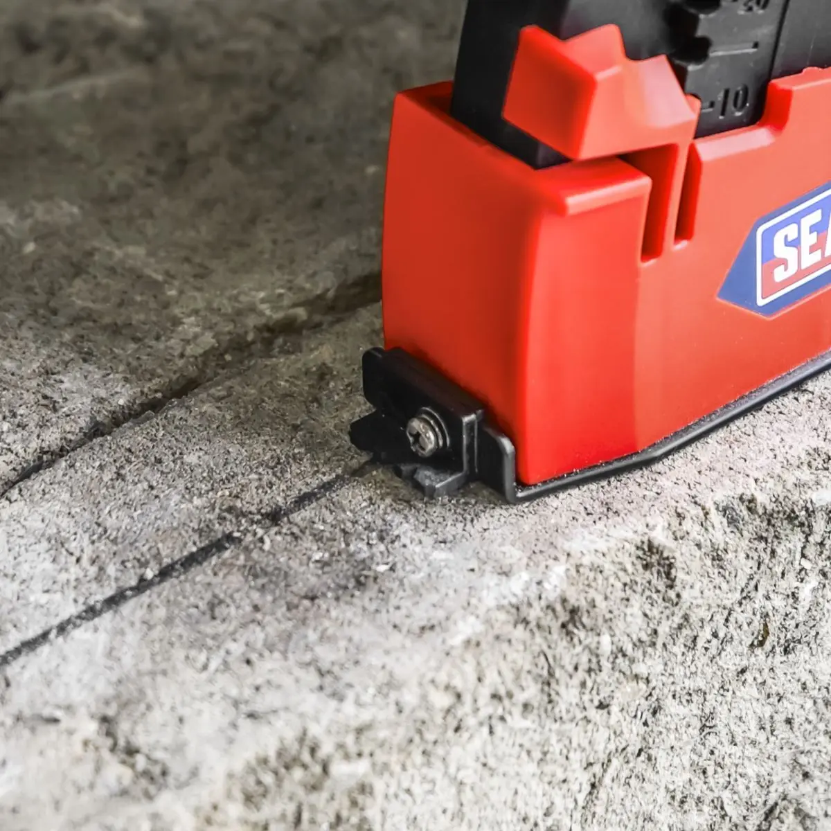 Sealey Adjustable Angle Grinder Cutting Shroud - Image 2