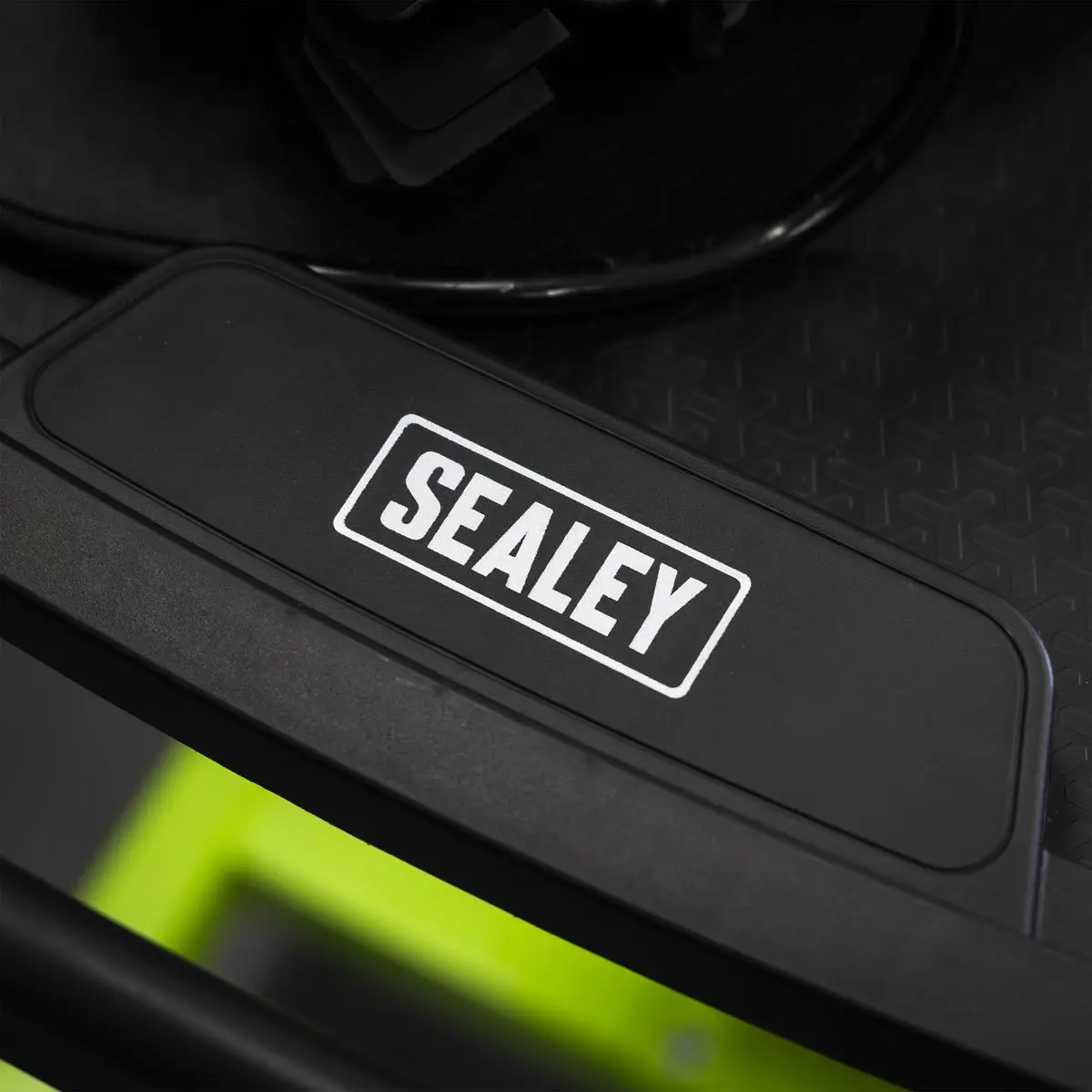 Sealey Adjustable-Height Mobile Workstation with Removeable Top Tray - Image 10