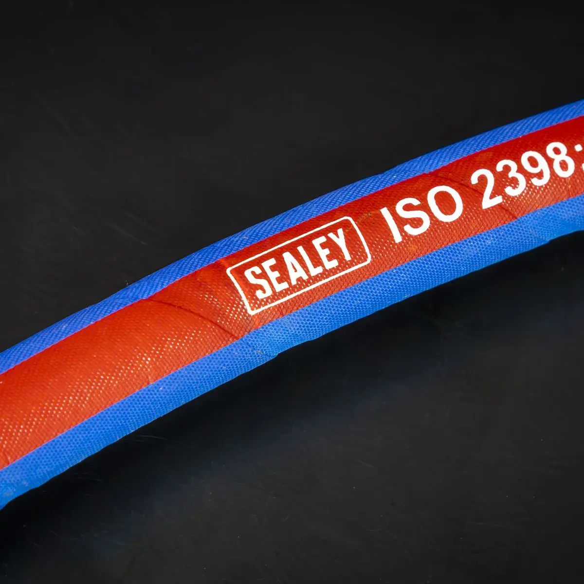 Sealey Extra-Heavy-Duty Air Hose with 1/4"BSP Unions 30m x 10mm - Image 5