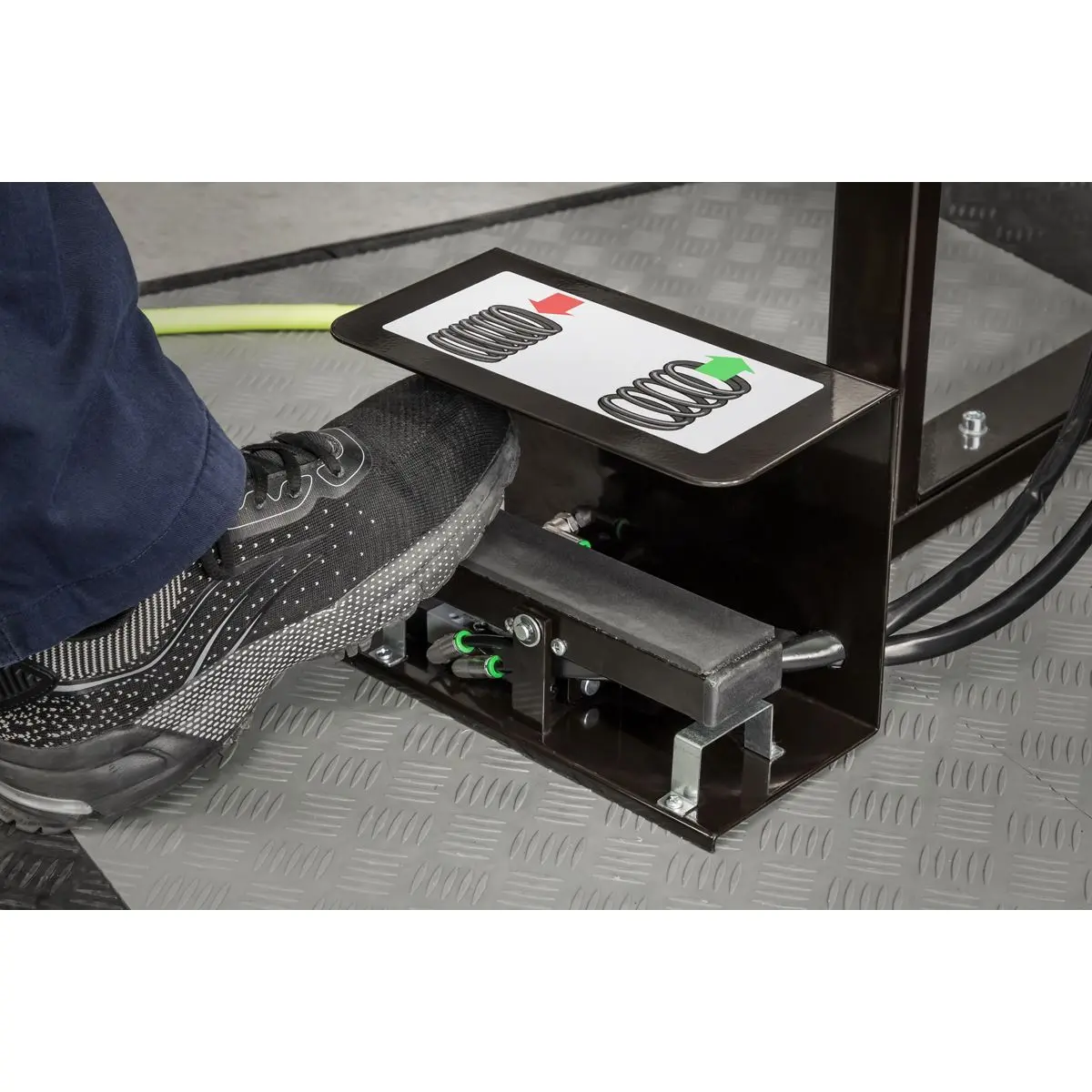 Sealey Air Operated Coil Spring Compressor 3000kg - Image 9