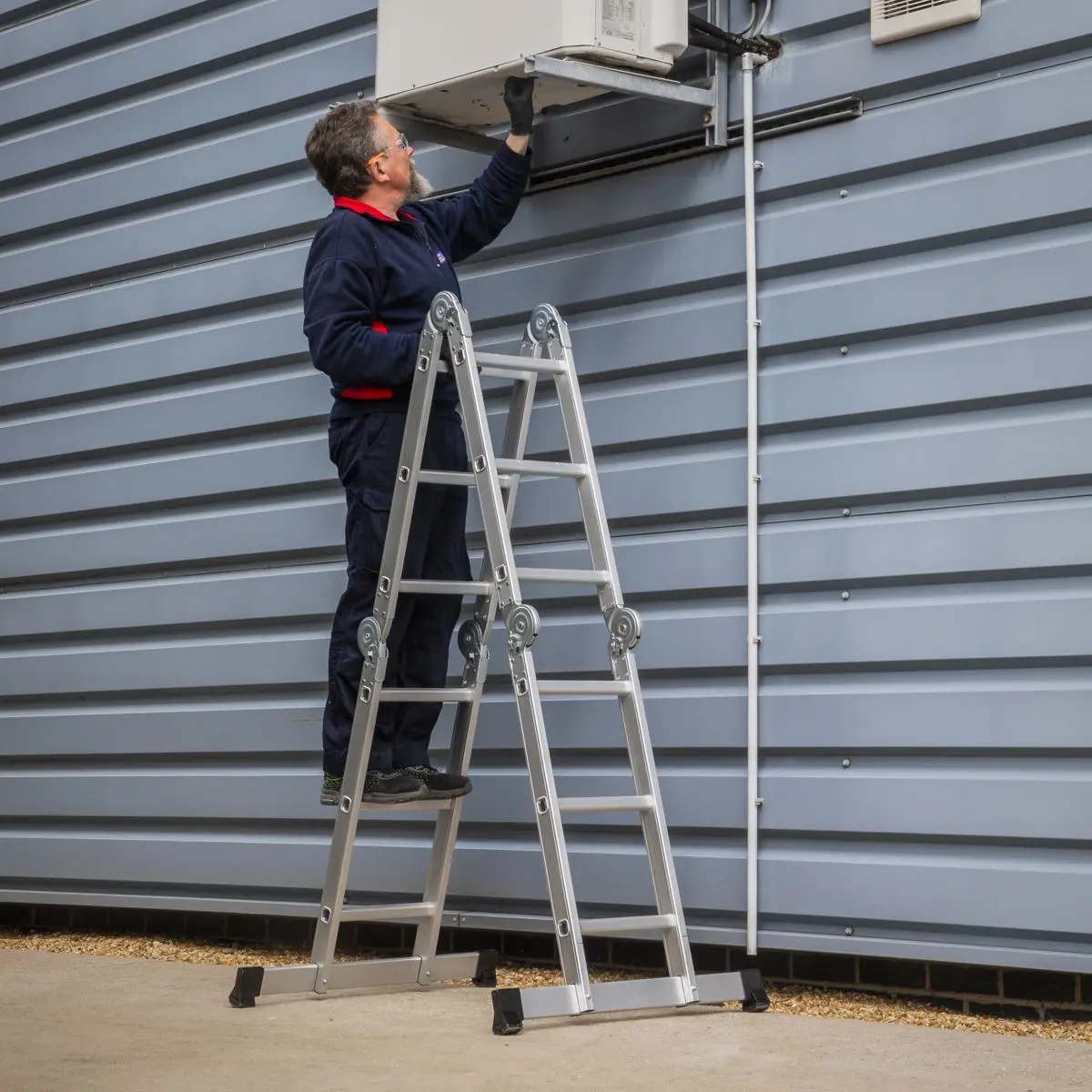 Sealey Aluminium Folding Platform Ladder 4-Way EN 131 - Image 8
