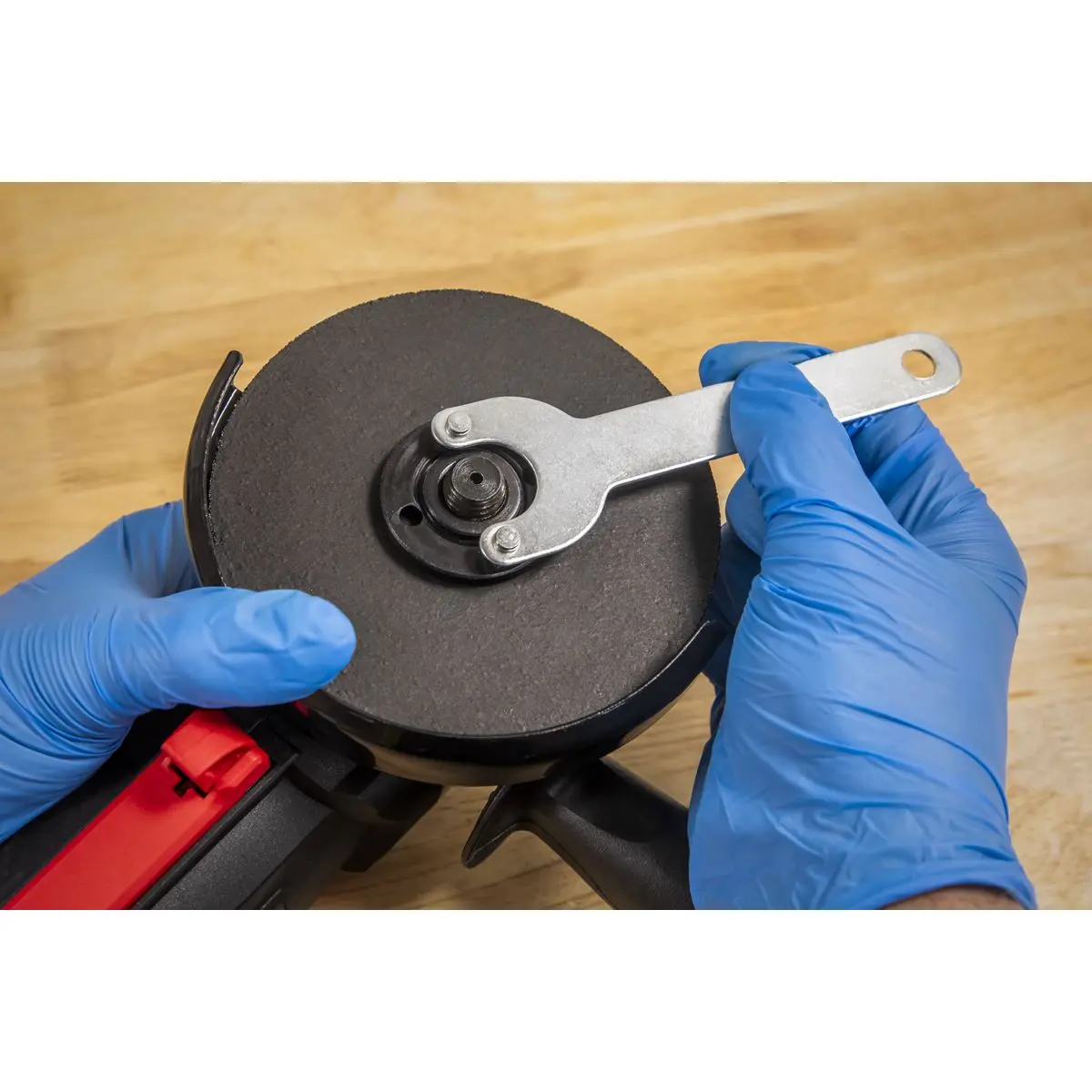 Sealey Angle Grinder Ø115mm 750W/230V - Image 7