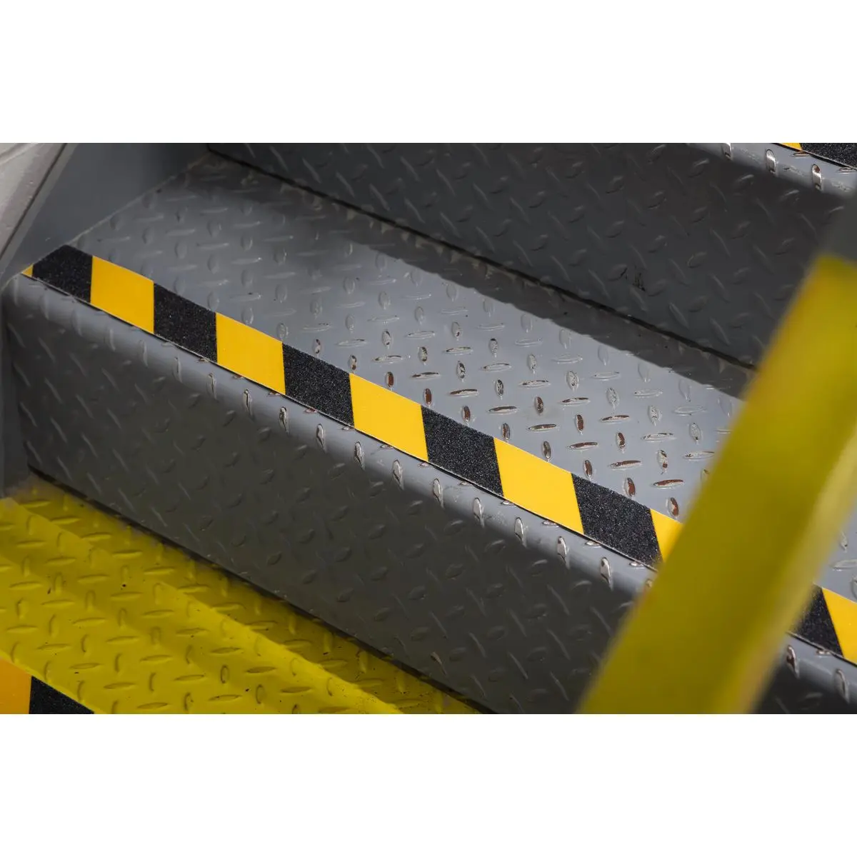 Sealey Anti-Slip Tape Self-Adhesive Black Yellow 50mm x 18m - Image 3