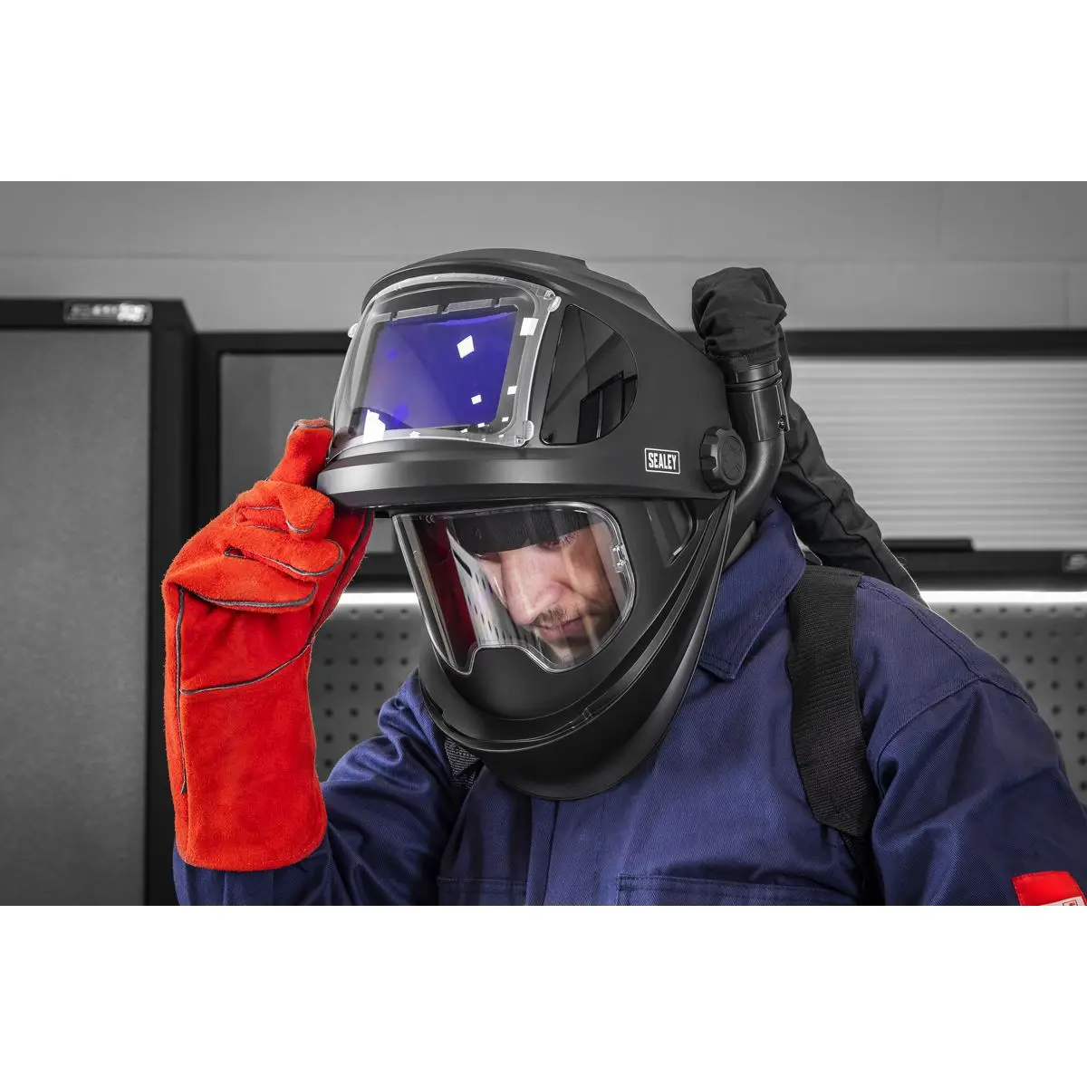 Sealey Auto Darkening Welding Helmet with TH3 Powered Air Purifying Respirator (PAPR) - Image 9