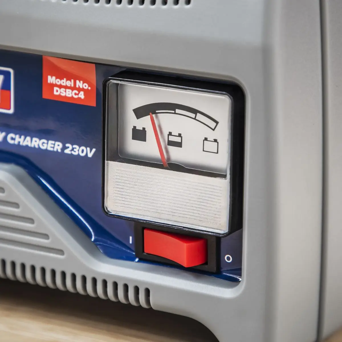 Sealey Battery Charger 12V 4A 230V - Image 4