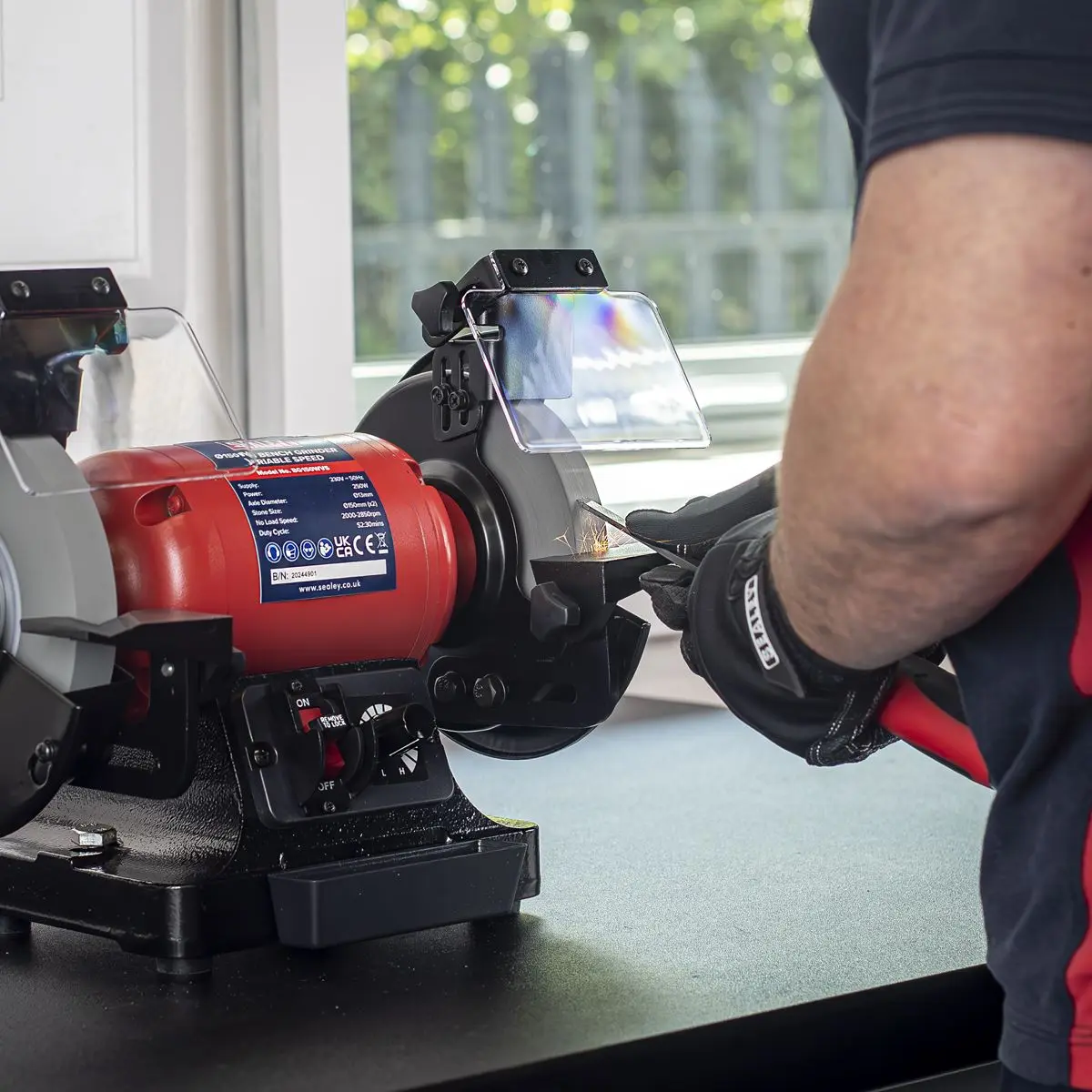Sealey Bench Grinder Ø150mm Variable Speed - Image 3