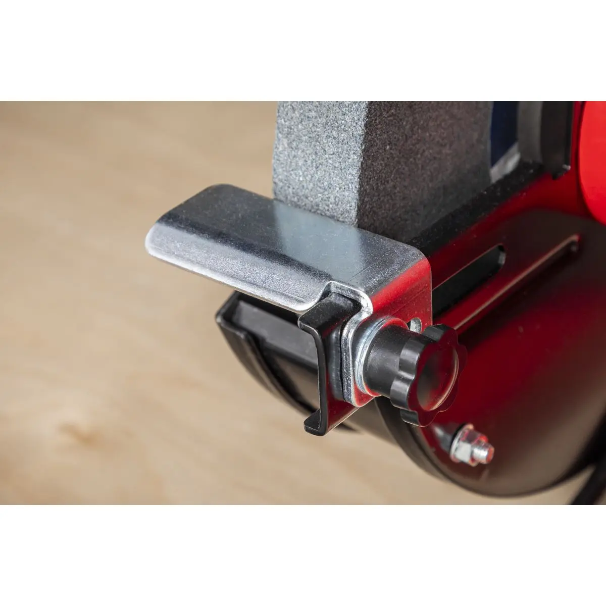 Sealey Bench Grinder 200mm Workshop Sharpening Grinding Coarse Fine 230V 600W - Image 6