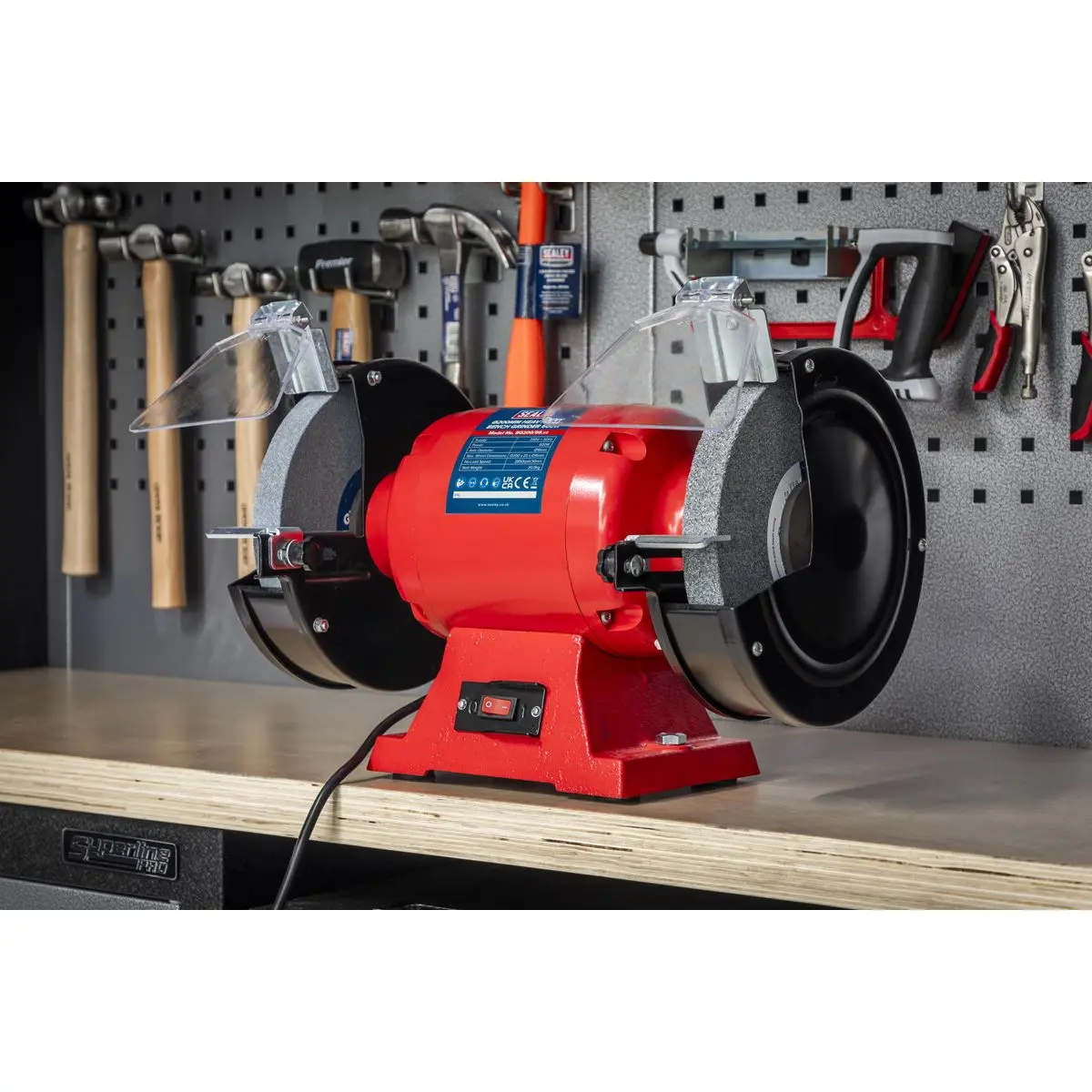Sealey Bench Grinder Ø200mm 600W/230V Heavy-Duty - Image 3