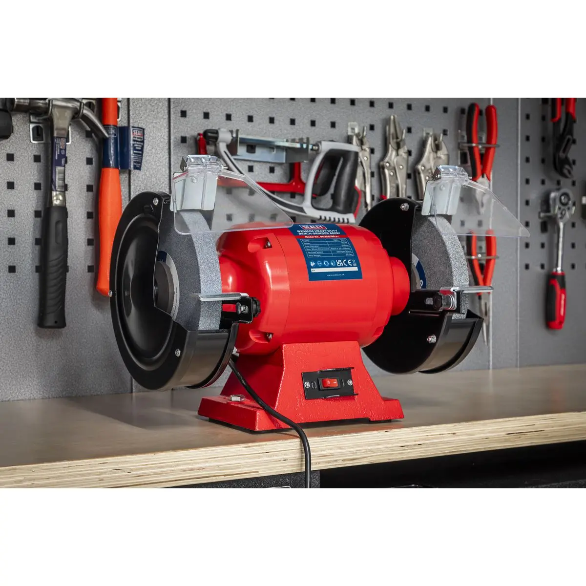 Sealey Bench Grinder Ø200mm 600W/230V Heavy-Duty - Image 4