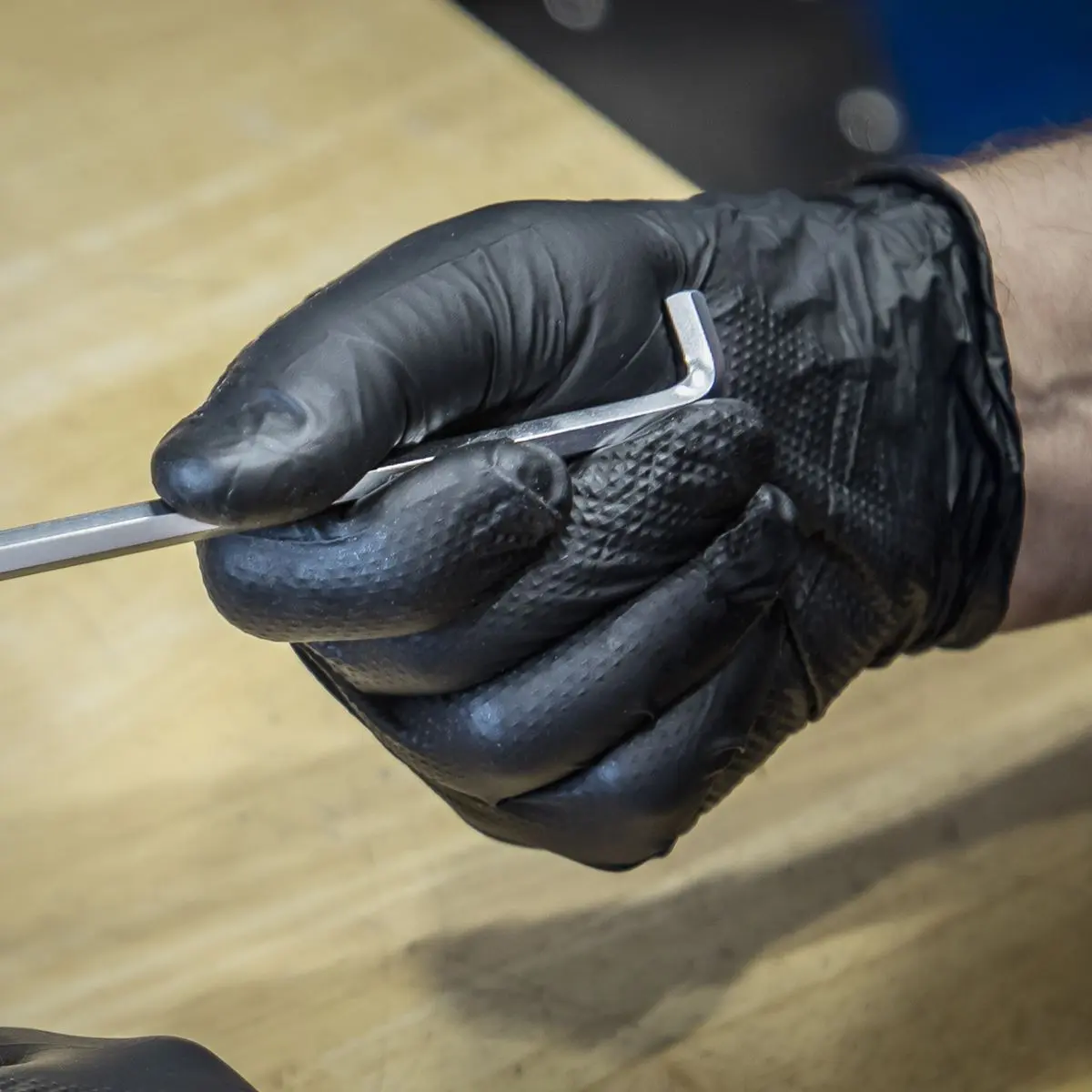 Sealey Black Diamond Grip Extra-Thick Nitrile Powder-Free Gloves Large - Pack of 50 - Image 3