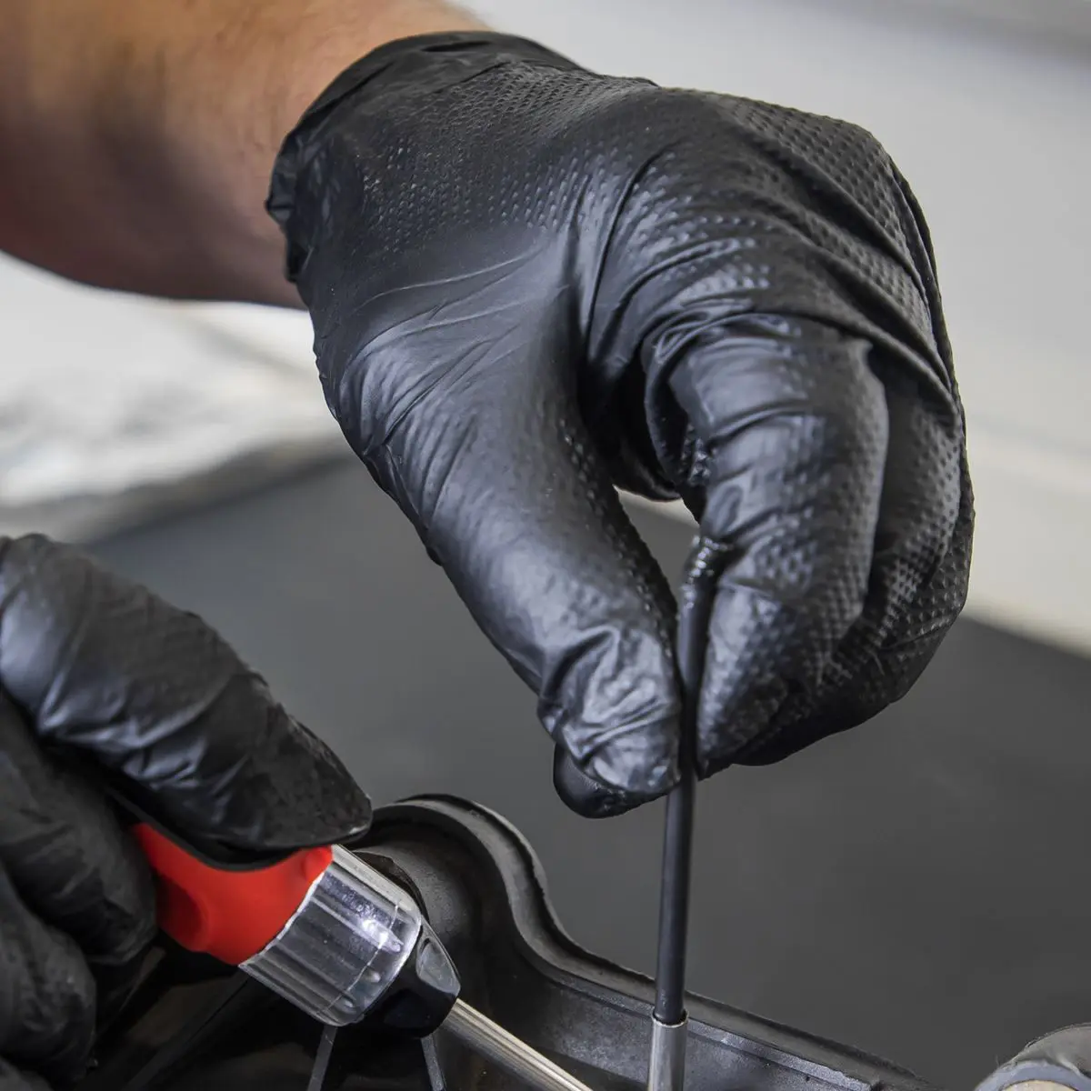 Sealey Black Diamond Grip Extra-Thick Nitrile Powder-Free Gloves X-Large - Pack of 50 - Image 4