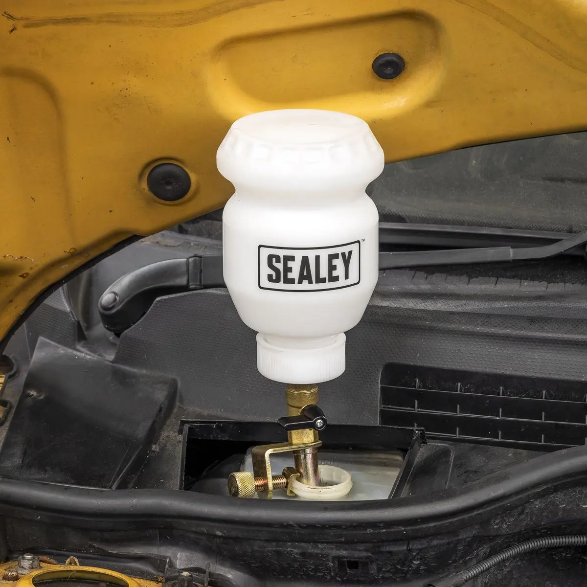Sealey Brake Fluid Refill Bottle 1L - Image 4
