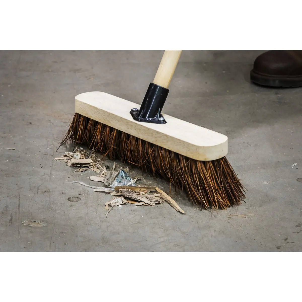 Sealey Broom 12"(300mm) Stiff/Hard Bristle - Image 4