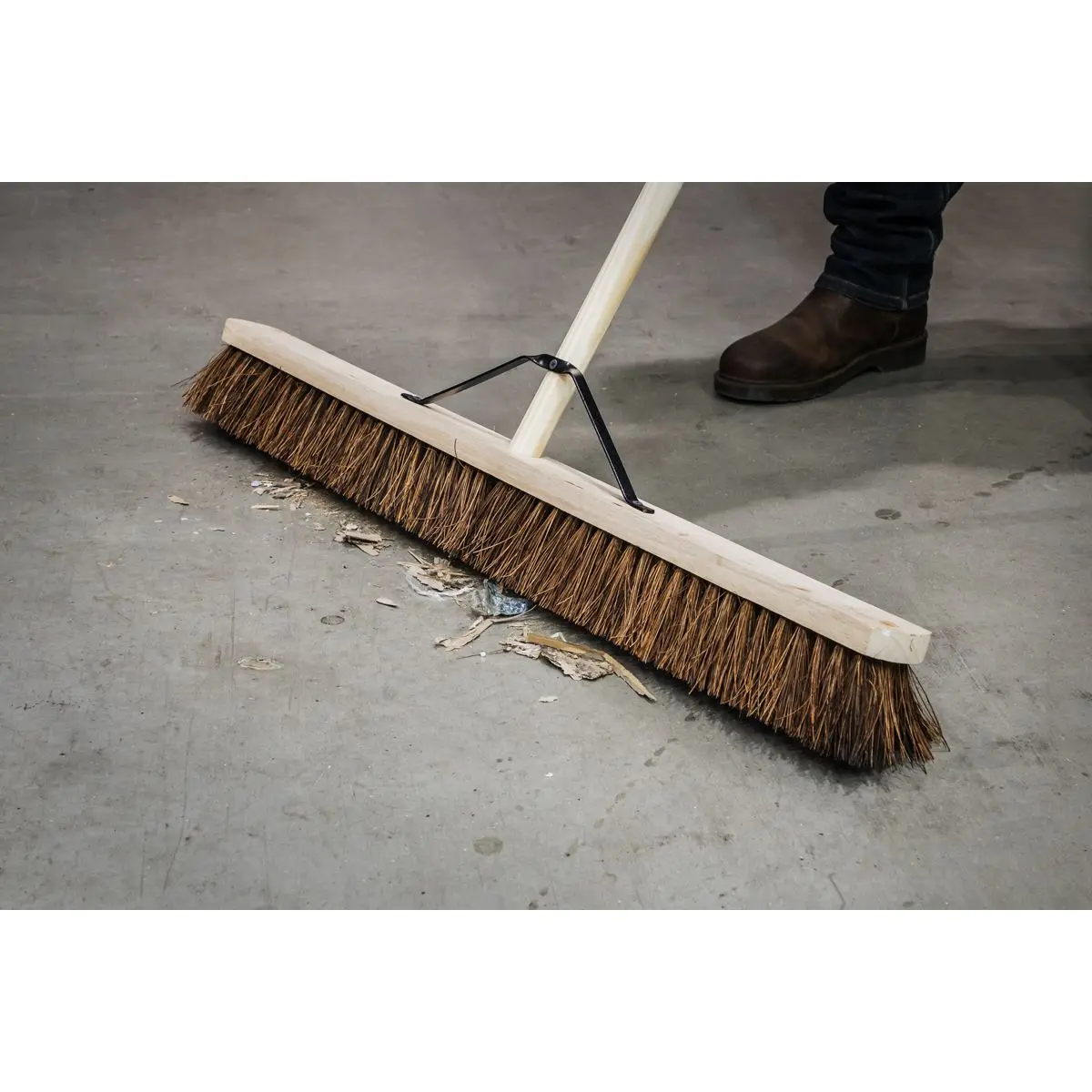 Sealey Broom 36"(900mm) Stiff/Hard Bristle - Image 5