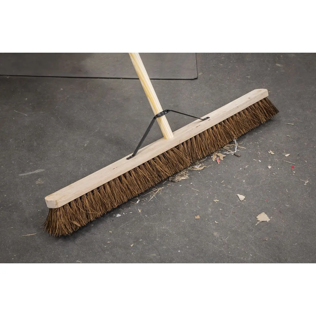 Sealey Broom 36"(900mm) Stiff/Hard Bristle - Image 7