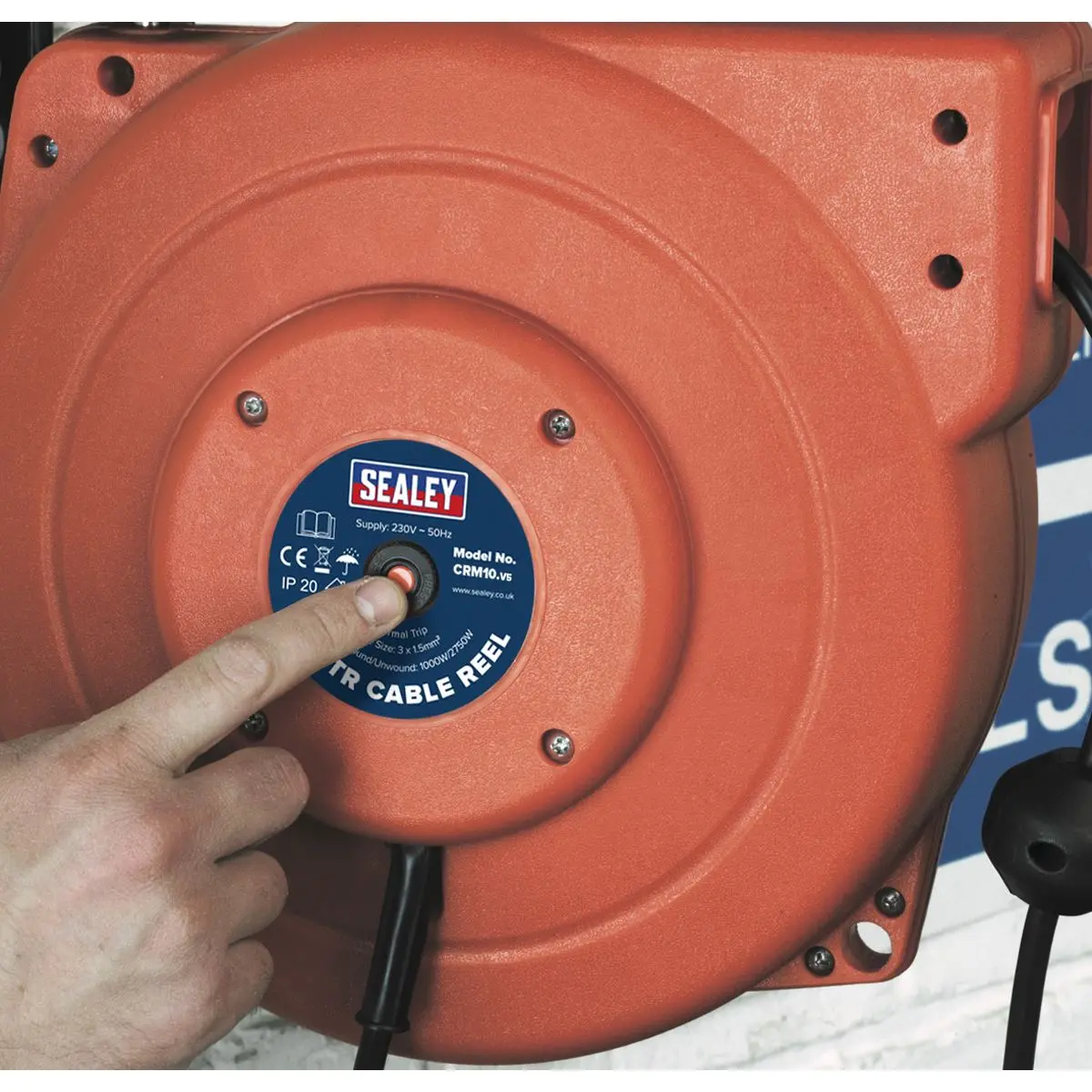 Sealey Cable Reel System Retractable 10m 2 x 230V Socket - Image 3