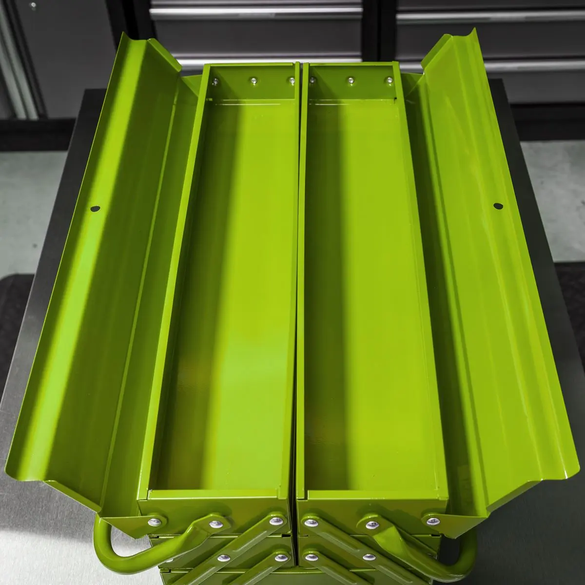 Sealey Cantilever Toolbox 4 Tray 530mm Green - Image 10