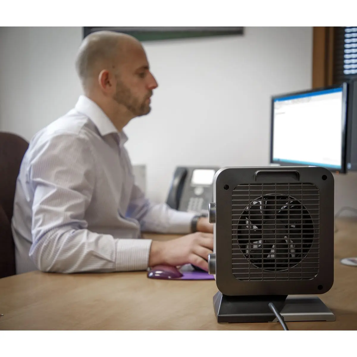 Sealey Ceramic Fan Heater 1400W/230V 2 Heat Settings - Image 10