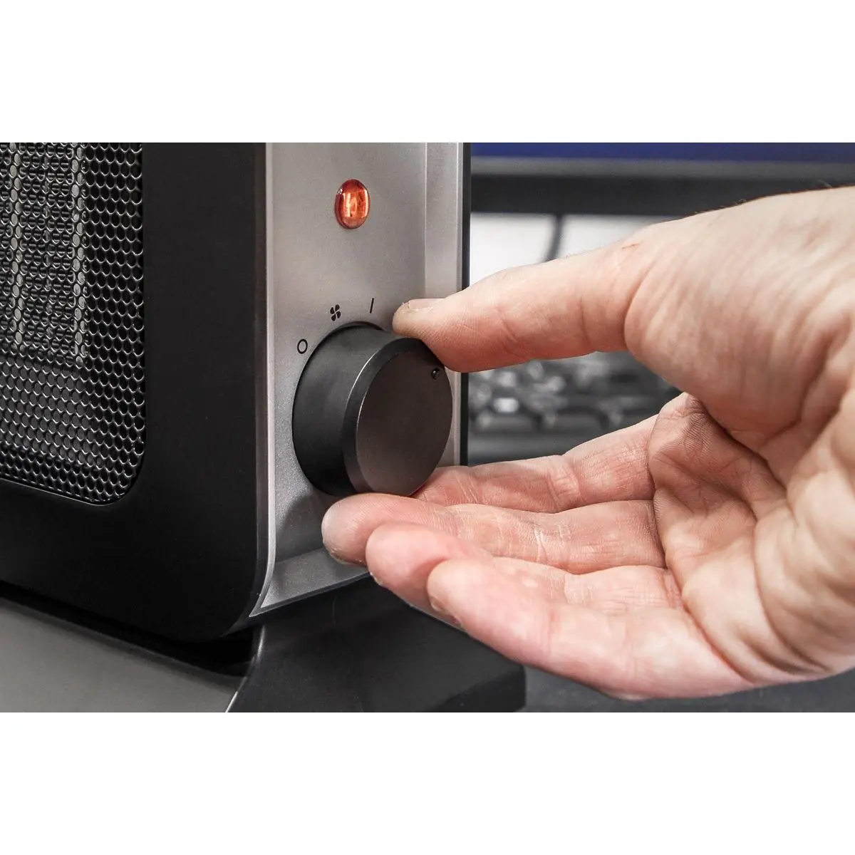 Sealey Ceramic Fan Heater 1400W/230V 2 Heat Settings - Image 8