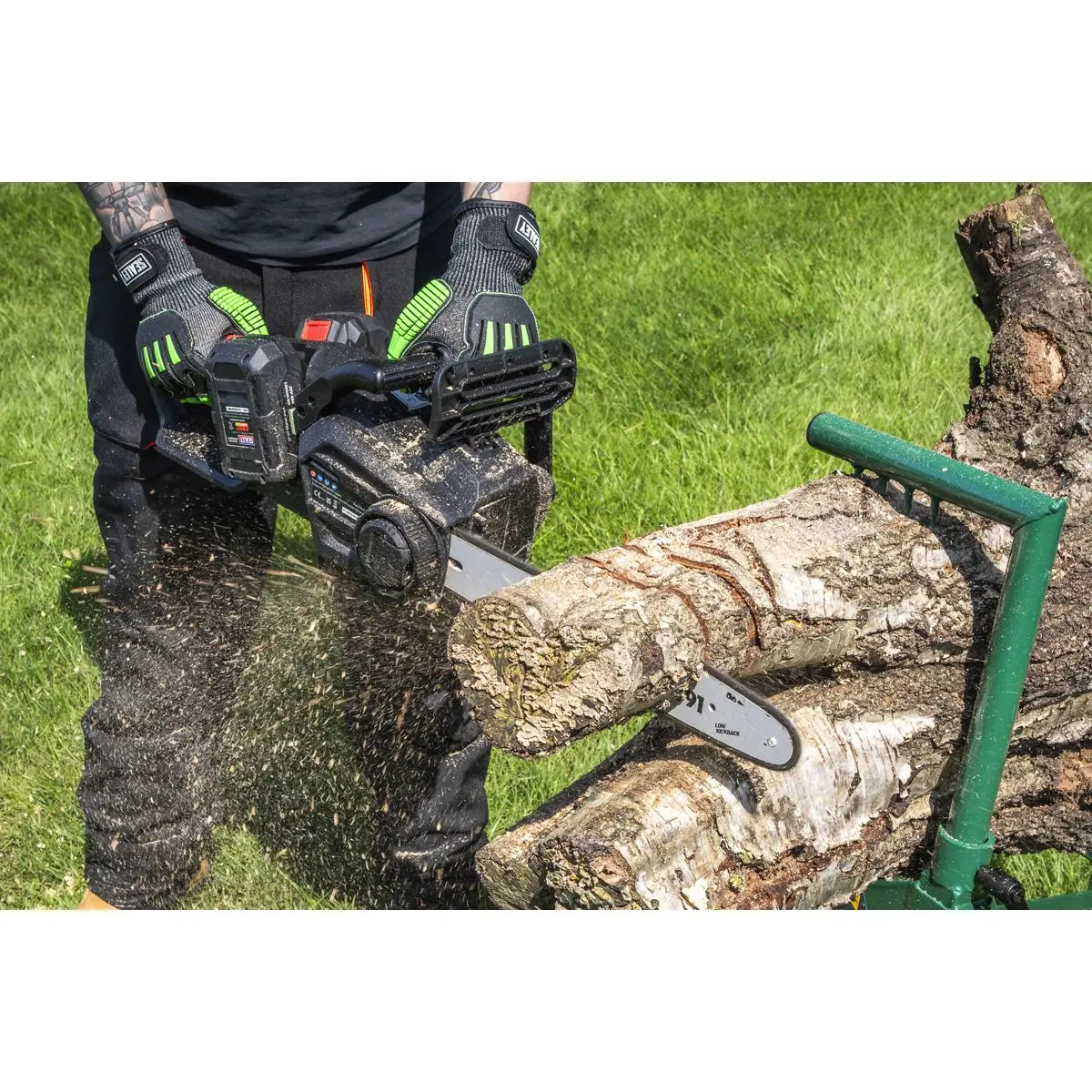 Sealey Chainsaw Kit 40V 4Ah SV20 Series 35cm - Image 13