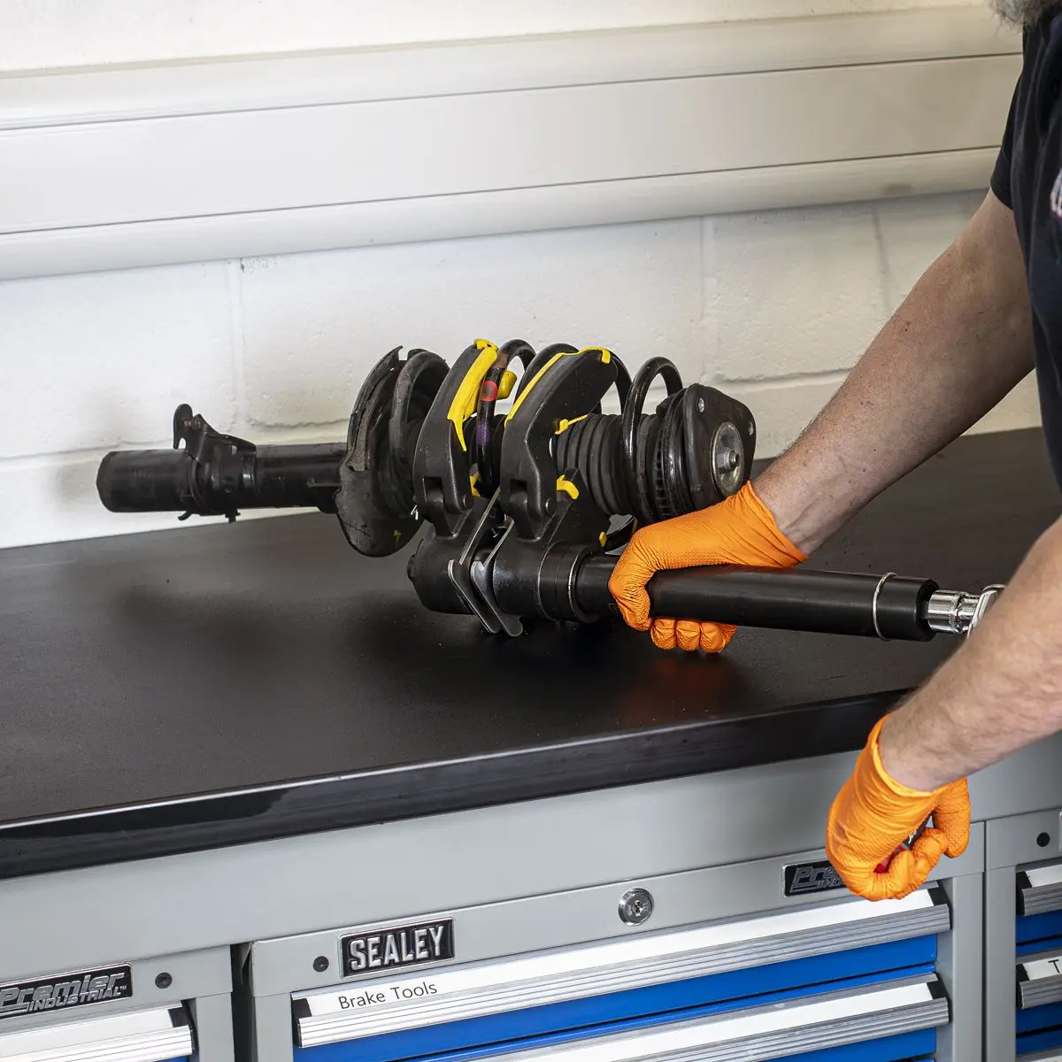 Sealey Coil Spring Compressor Set 2300kg - Image 3