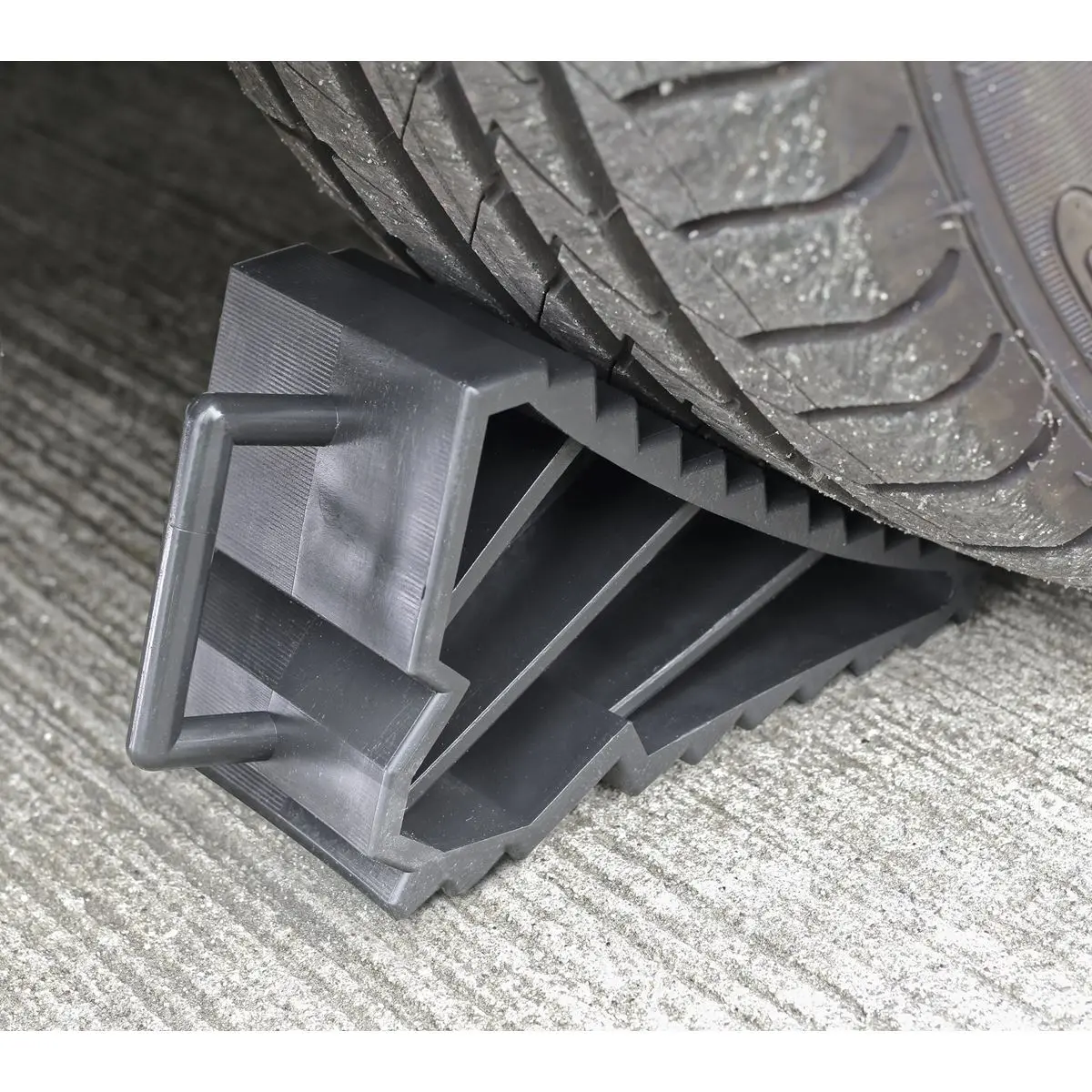 Sealey Composite Wheel Chocks - Pair - Image 4