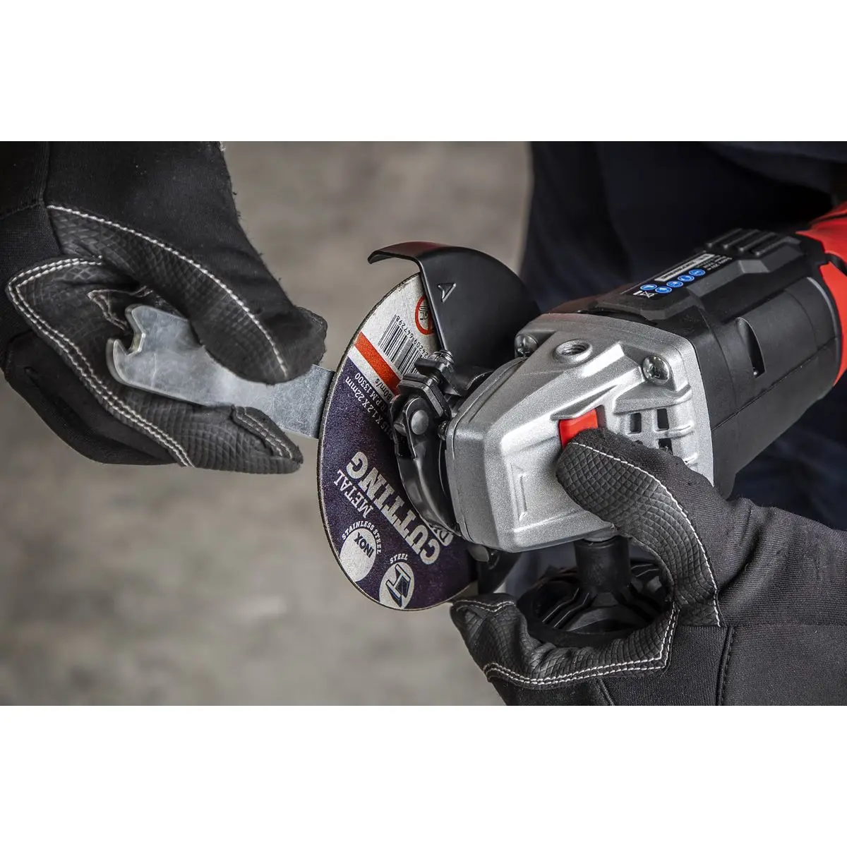 Sealey Cordless Angle Grinder Ø115mm 20V SV20 Series - Body Only - Image 5