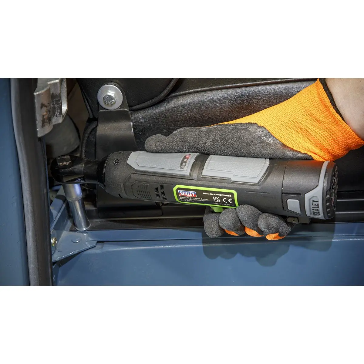 Sealey Cordless Ratchet Wrench 3/8"Sq Drive 10.8V SV10.8 Series - Body Only - Image 5