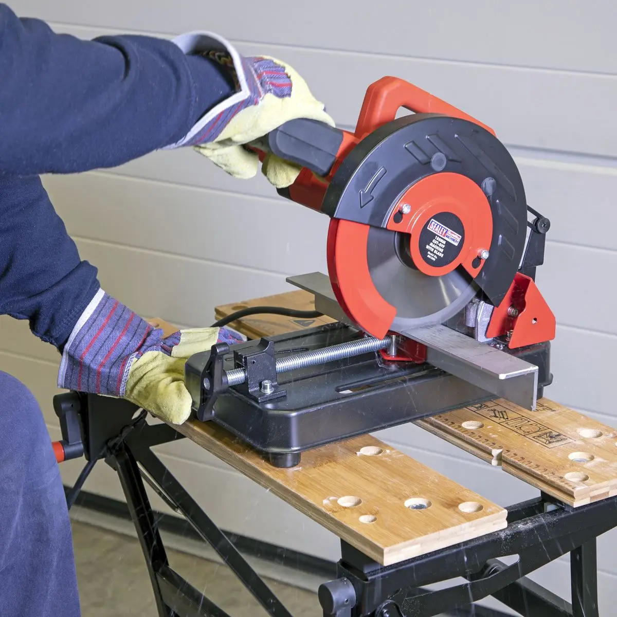 Sealey Cut-Off Machine Ø180mm 230V with Blade - Image 4
