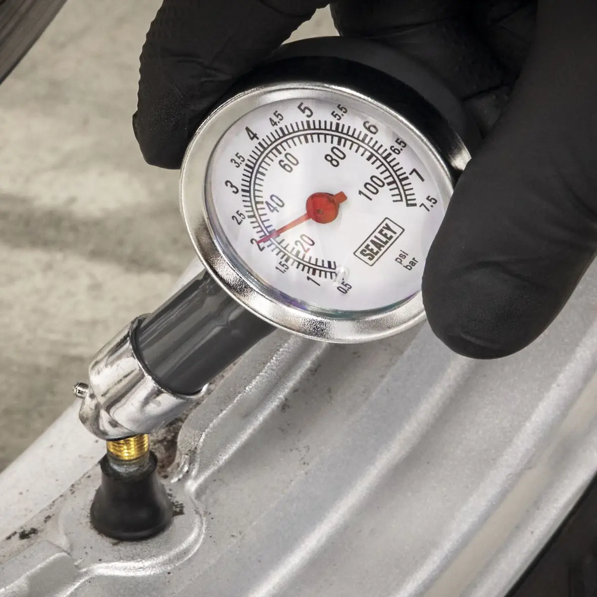 Sealey Dial Type Pressure Gauge 0-100psi - Image 8