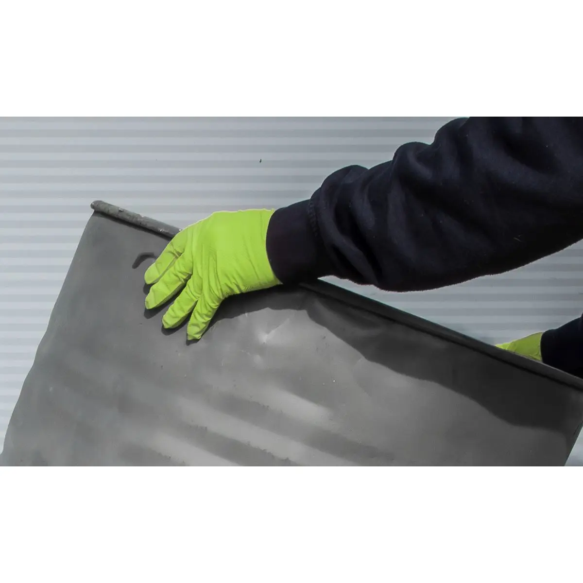Sealey Diamond Grip Extra-Thick Nitrile Powder-Free Gloves, Hi-Vis Green, Large - Pack of 50 - Image 7