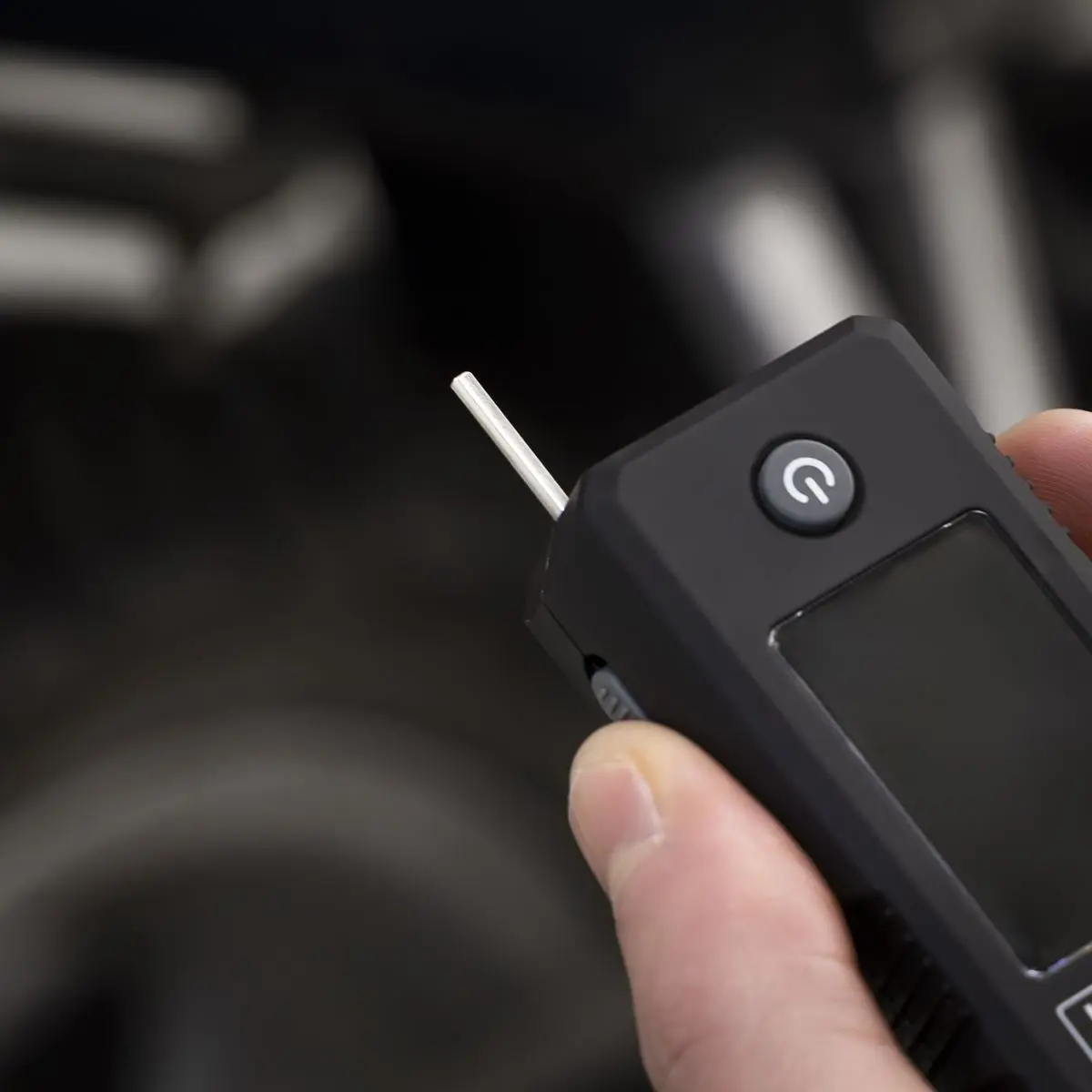 Sealey Digital Tyre Pressure and Tread Depth Gauge with LED Display on Keychain - Image 4