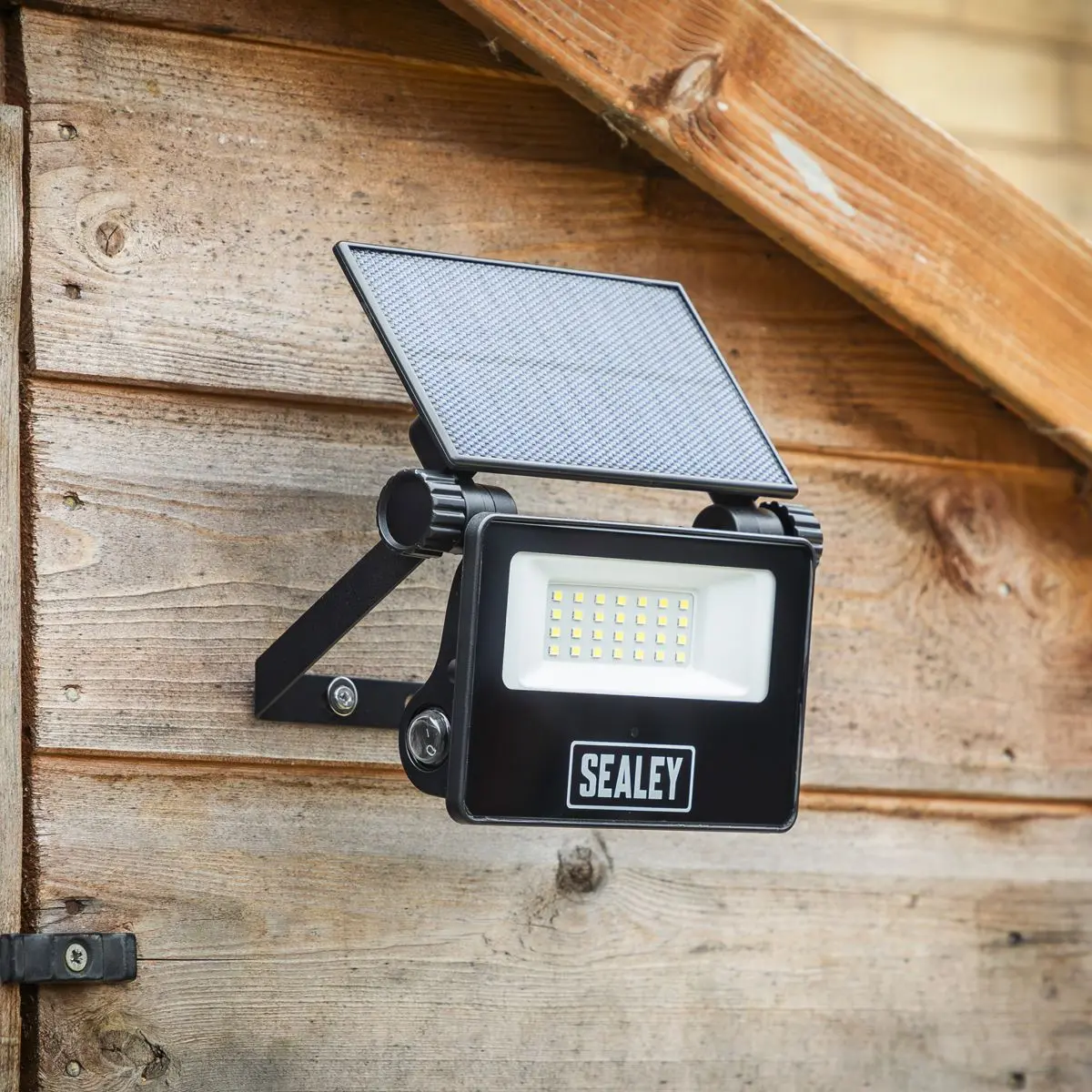 Sealey Extra-Slim Solar Floodlight with Wall Bracket 20W SMD LED - Image 4