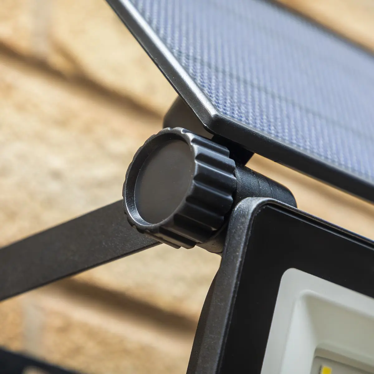 Sealey Extra-Slim Solar Floodlight with Wall Bracket 30W SMD LED - Image 7