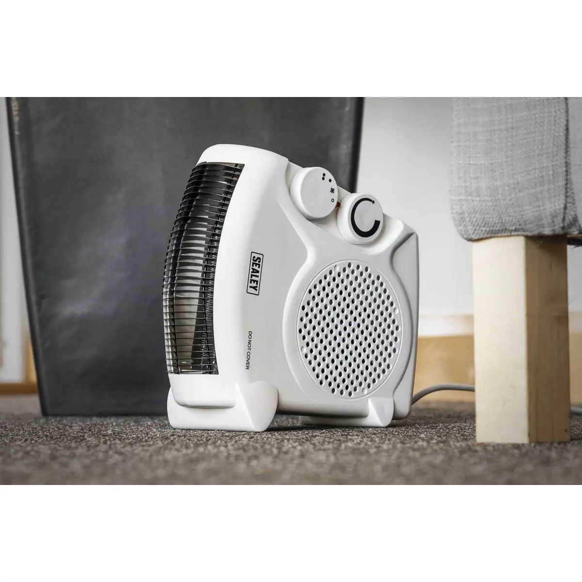 Sealey Fan Heater 2000W/230V 2 Heat Settings & Thermostat - Image 2