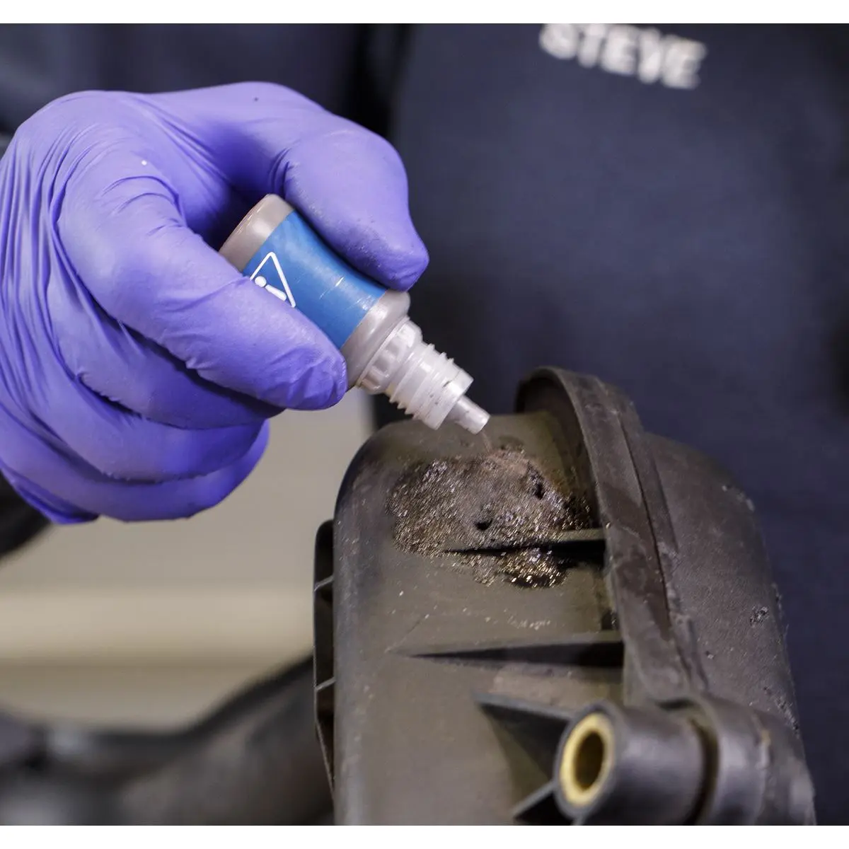 Sealey Fast Fix Filler and Adhesive Two Part Repair System Black - Image 3