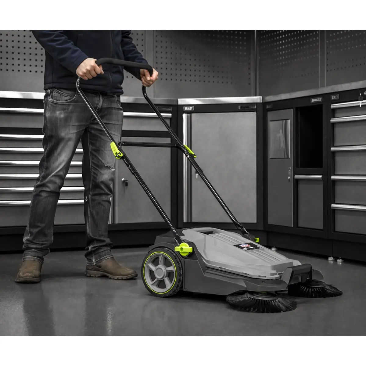 Sealey Floor Sweeper 700mm - Image 5