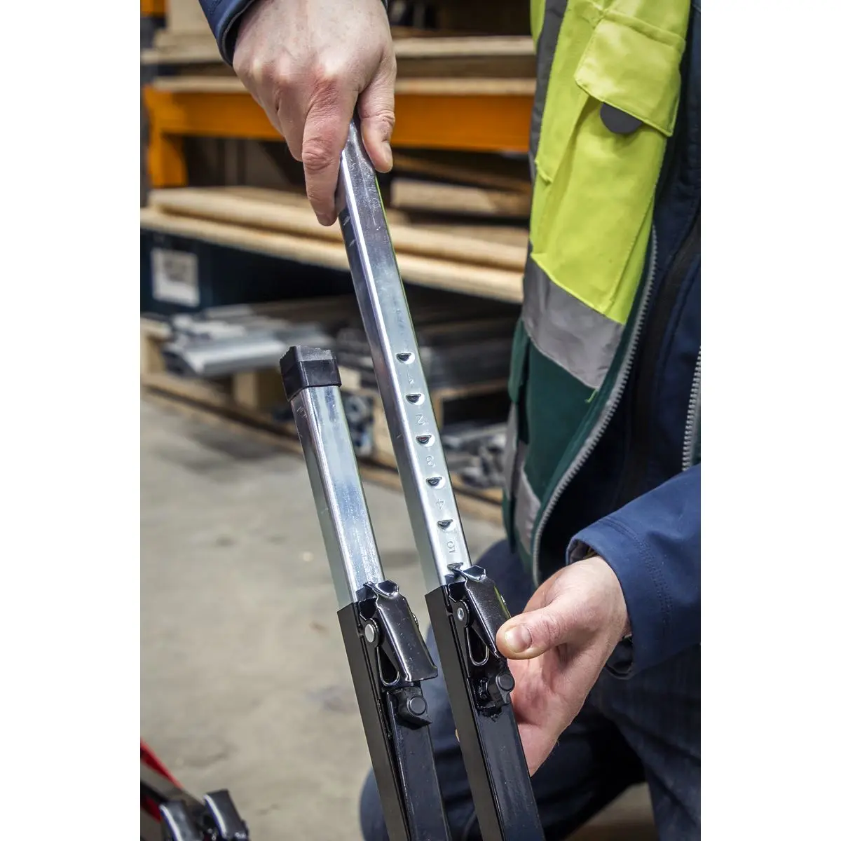 Sealey Fold Down Trestle with Adjustable Legs 150kg Capacity - Image 10
