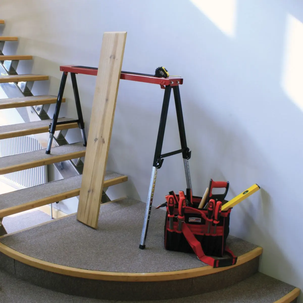 Sealey Fold Down Trestle with Adjustable Legs 150kg Capacity - Image 3