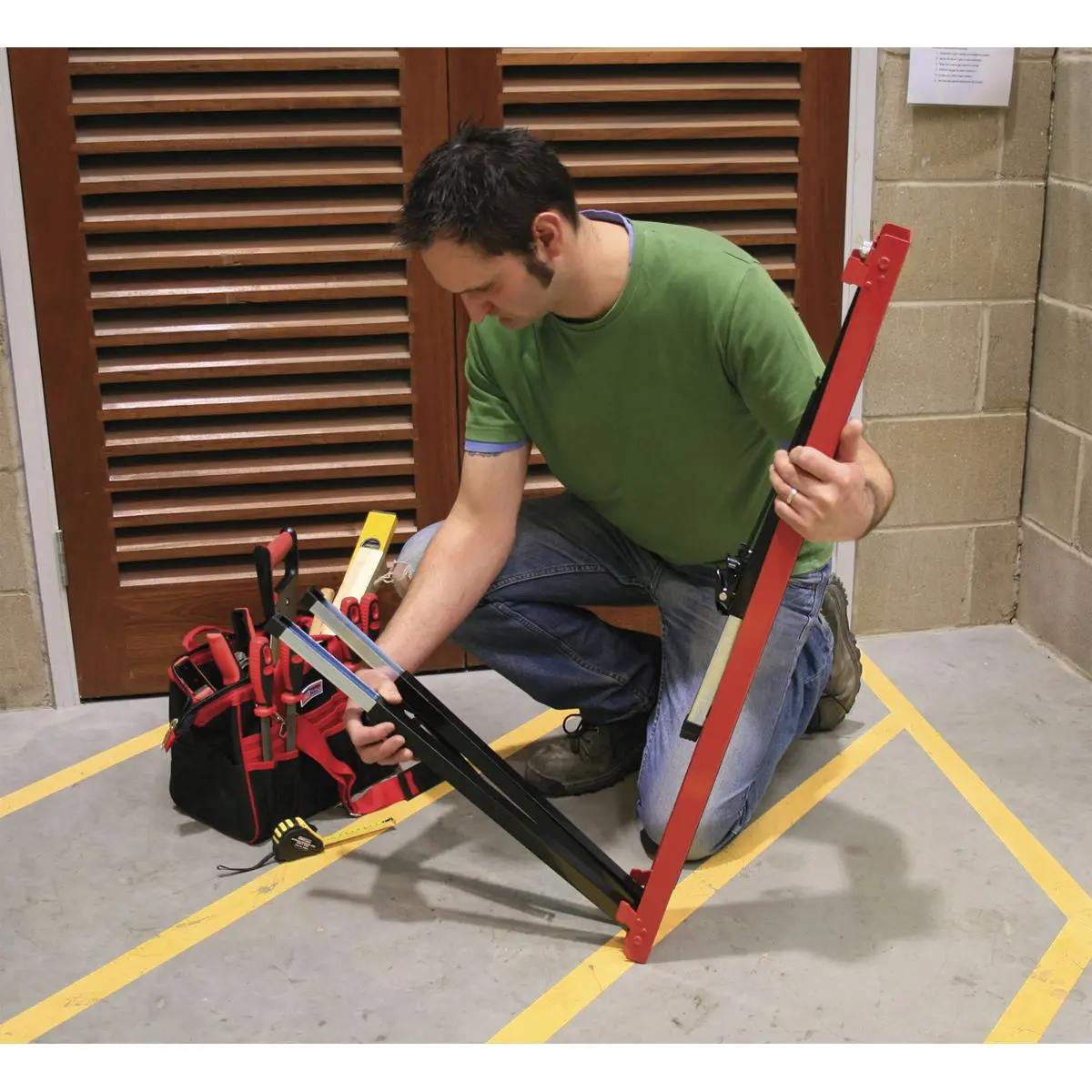 Sealey Fold Down Trestle with Adjustable Legs 150kg Capacity - Image 5