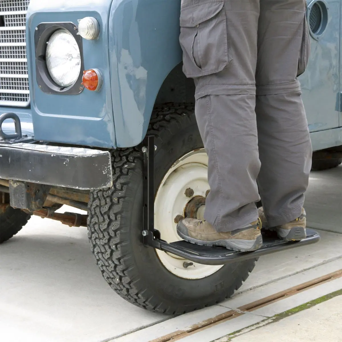 Sealey Folding Wheel Step - Image 2